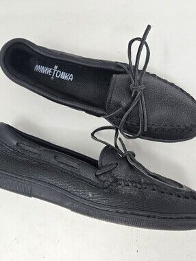 Minnetonka Black Leather Moccasin Round Toe Slip on Loafers Women's Size 9.5